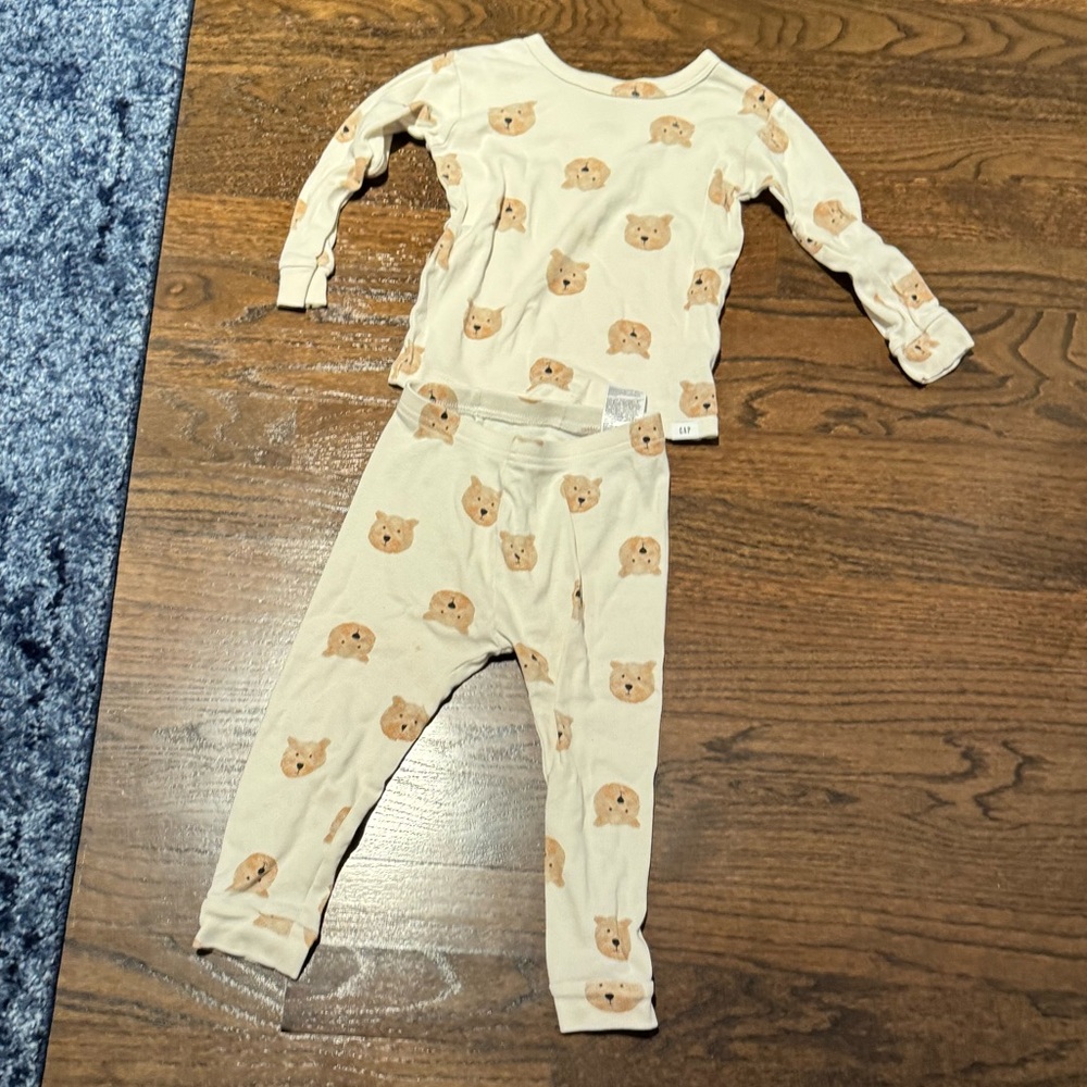 GAP Organic Cotton Brannan Bear Pajamas PJ’s 2T Toddler Kids Animals Pets 2 Cute - Picture 2 of 3